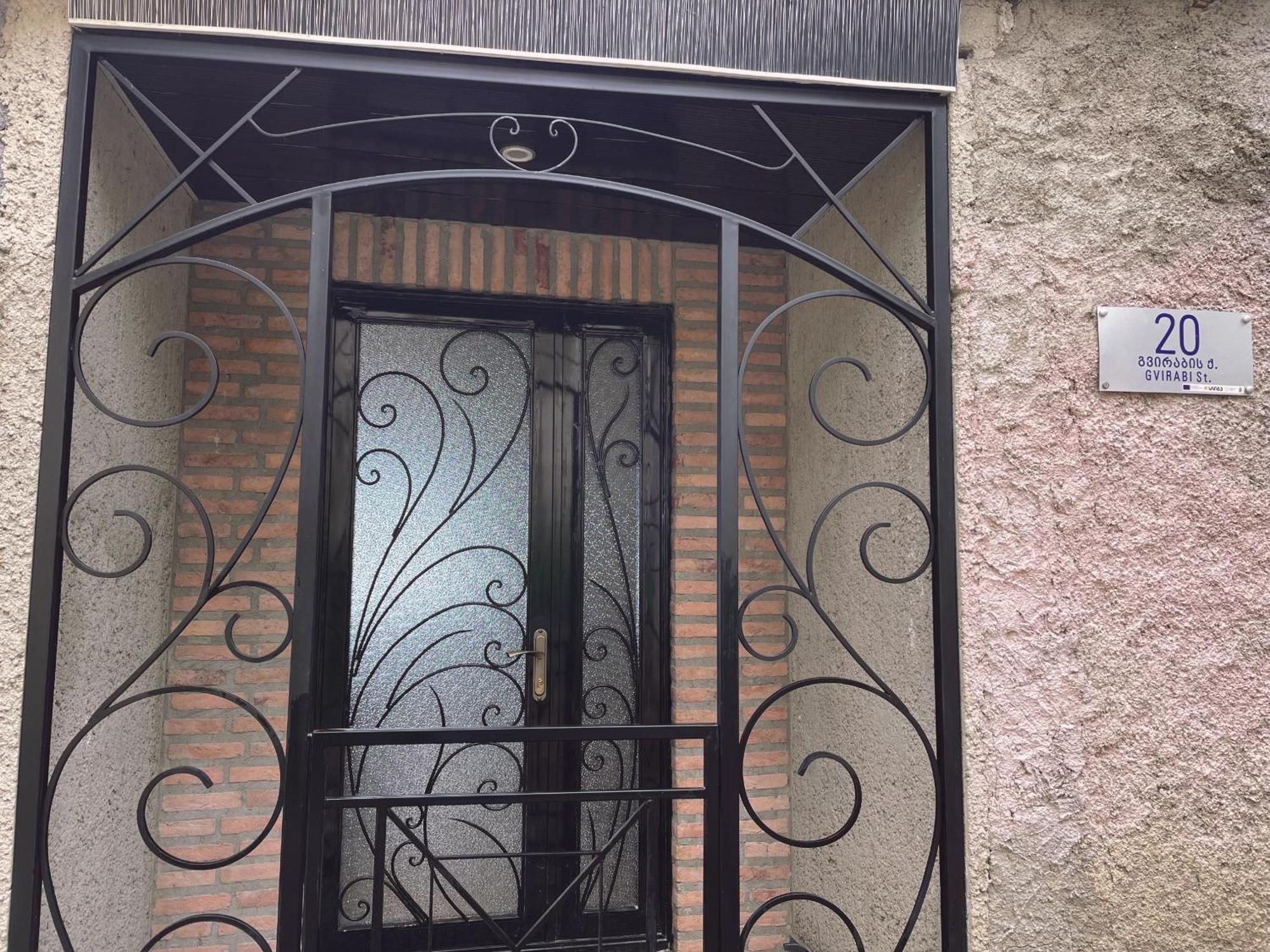 Lilu Apartment Telavi Bagian luar foto